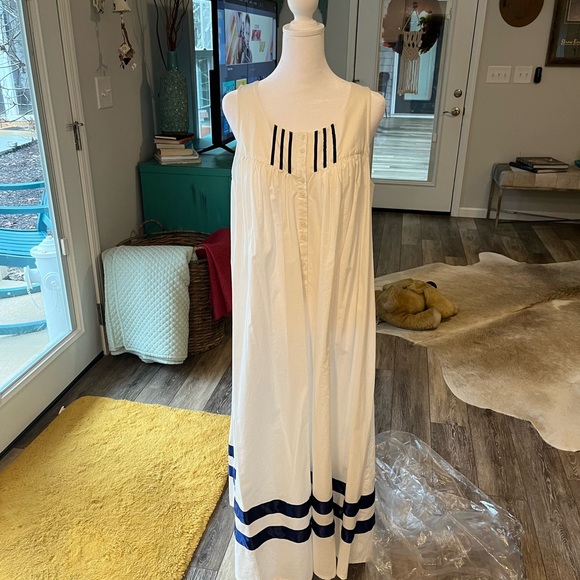 1980’s Lindsey Blake nightgown and robe set - Picture 4 of 15